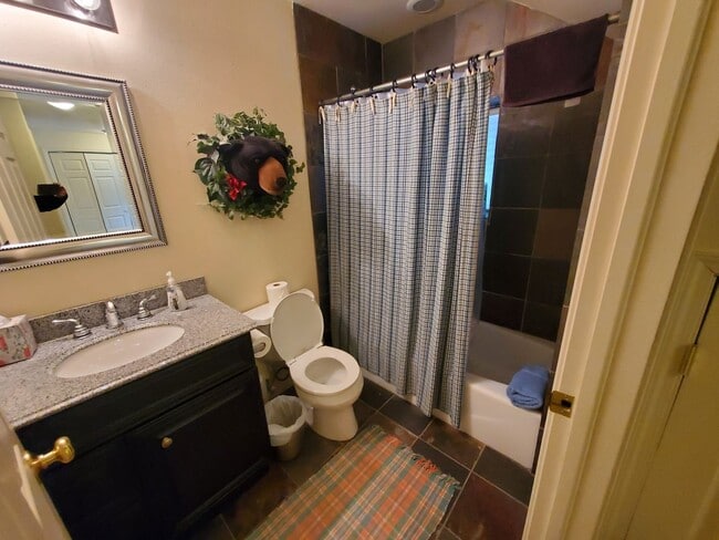 Building Photo - Extended Winter rental-Flexible lease term...