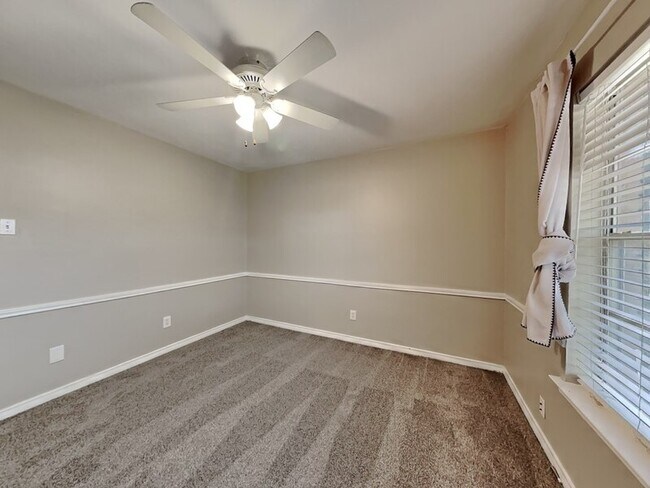 Building Photo - 204 Murray Ln