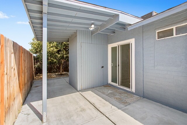 Building Photo - 10642 Coloma St