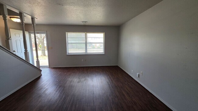 Building Photo - Edmond Rental