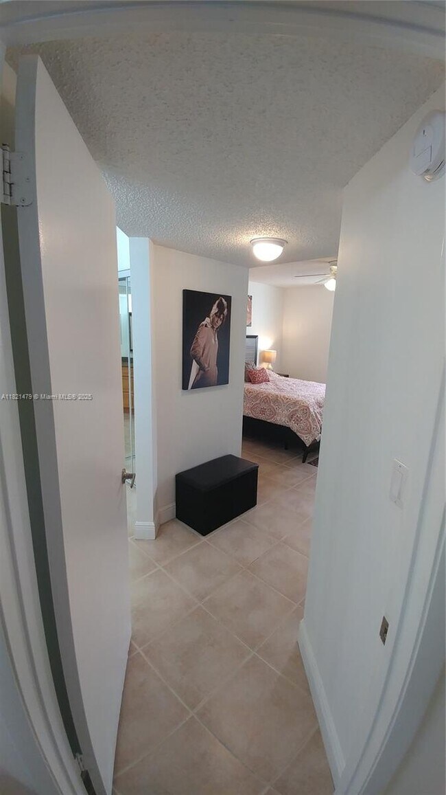 Building Photo - 10451 W Broward Blvd