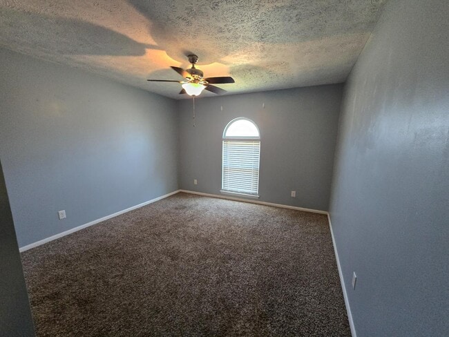 Building Photo - 6911 Wickersham Rd