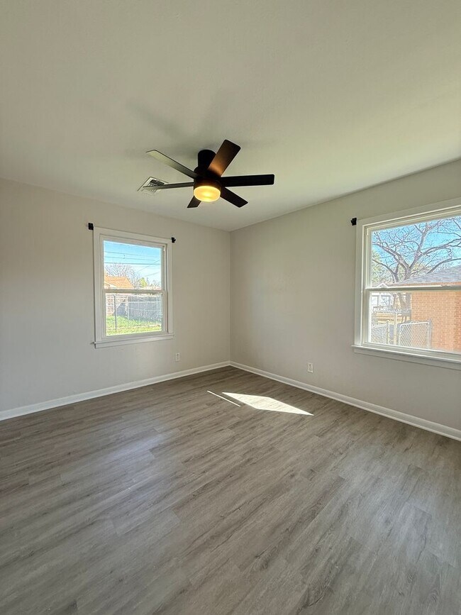 Building Photo - Bright & Clean 3 Bedroom 2 Bath