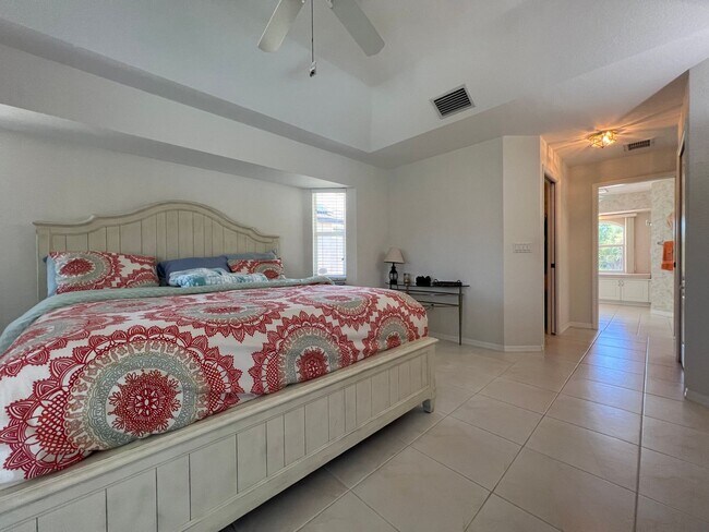 Building Photo - FURNISHED SHORT TERM RENTAL - 3 Bed / 2 Bath - Single Family Pool Home - $5,000/month ** Heated S...