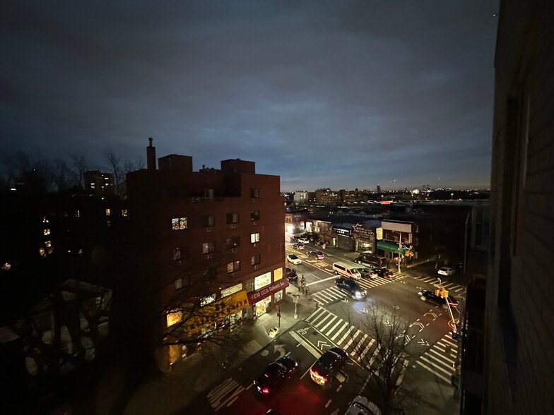 Building Photo - 13203 Sanford Ave