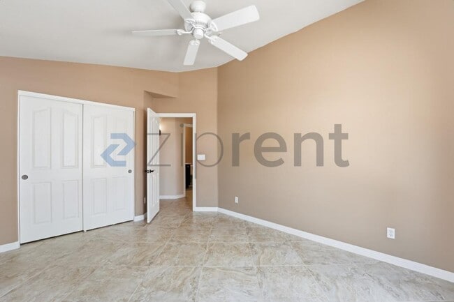 Building Photo - 10457 E Star of the Desert Dr