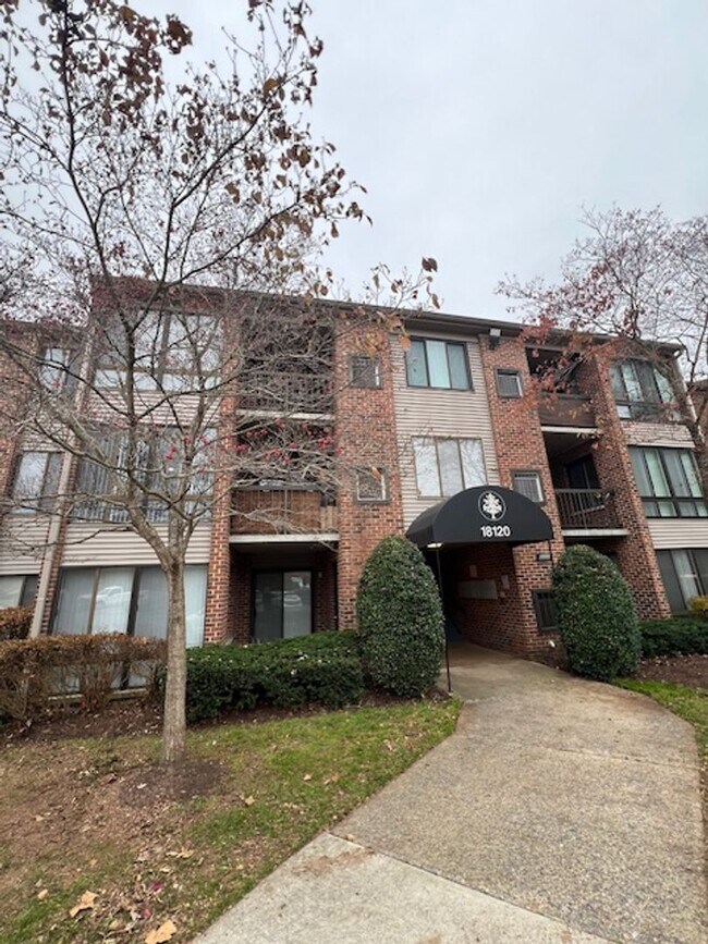 Primary Photo - TOP LEVEL 2 BEDROOM 2 BATH CONDO IN FARMINGDALE ESTATES