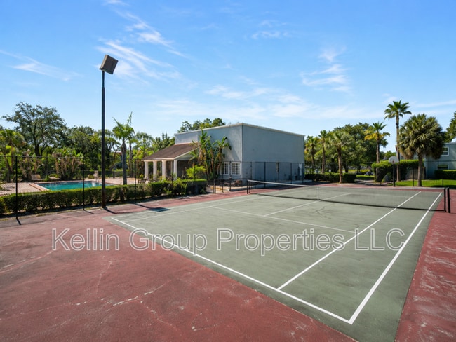 Building Photo - 2862 Somerset Park Dr