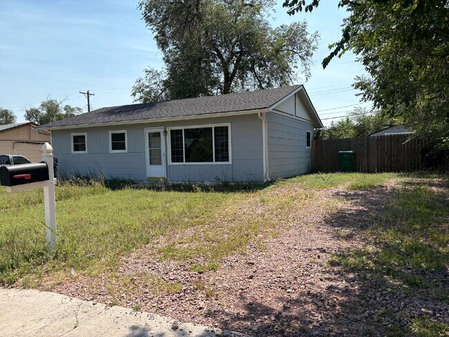 Building Photo - 3 bedroom - Montrose