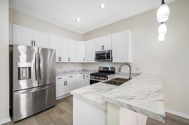 Building Photo - 6138 Hadley Commons Dr