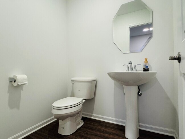 Building Photo - 25660 W Yorkshire Dr