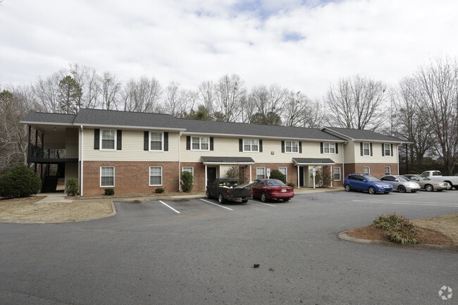 Primary Photo - Woodruff Arms Apartments