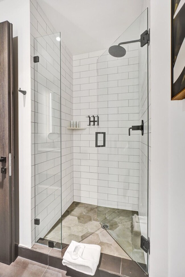 Building Photo - 398 NE 5th St