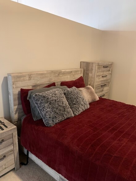 Building Photo - 141 N Water St