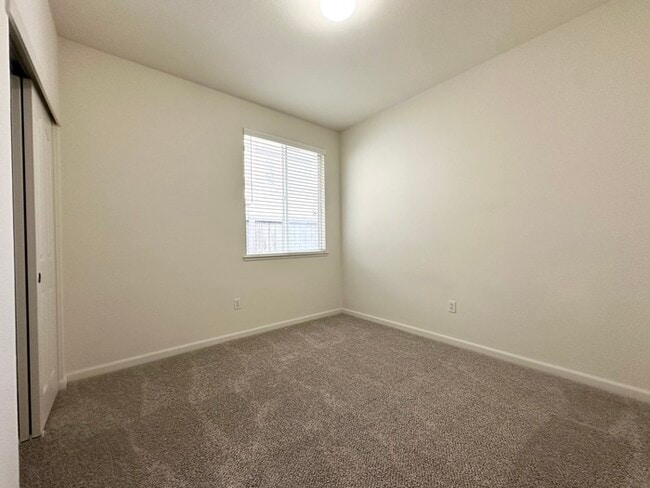 Building Photo - Spacious 3 bedroom 2 bath home in Rancho Cordova!!