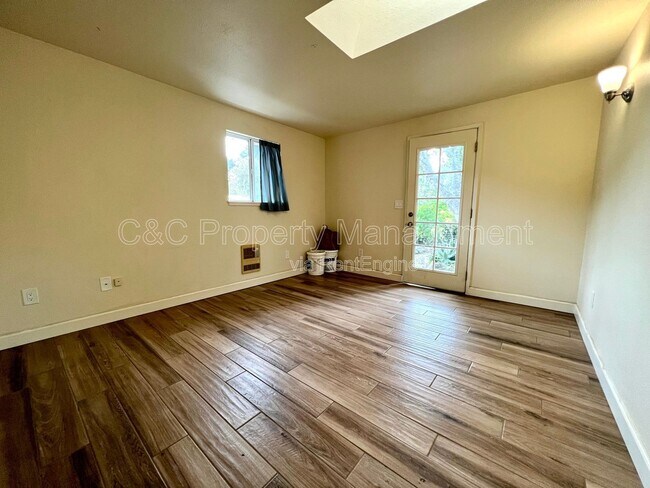 Building Photo - 1291 Josselyn Canyon Rd