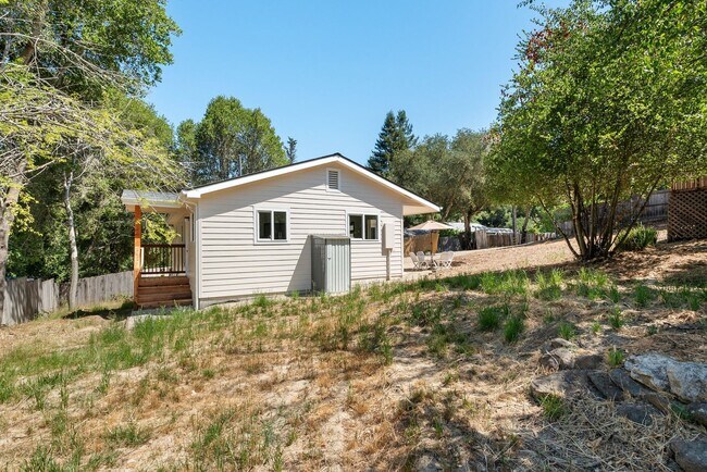 Building Photo - Sunny and Charming Boulder Creek Retreat - Modern Living on a Shared Property