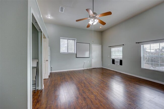 Building Photo - 809 Castle Ridge Rd