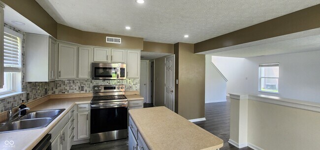 Building Photo - 12472 Buccaneers Dr