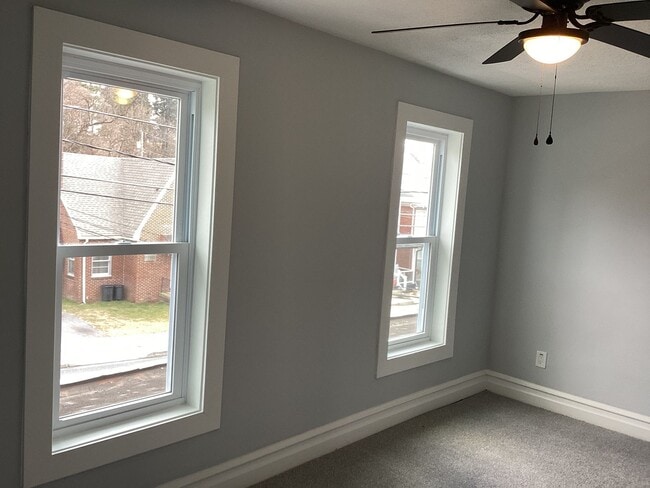 Building Photo - Beautifully Updated Half Duplex in the Boro