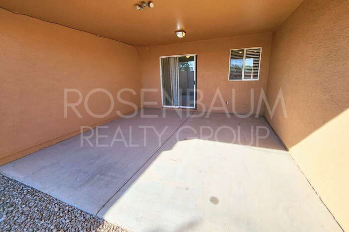 Building Photo - 8585 W Santa Cruz Blvd