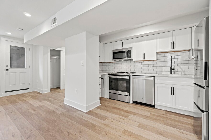 Kitchen - 2753 Macomb St NW