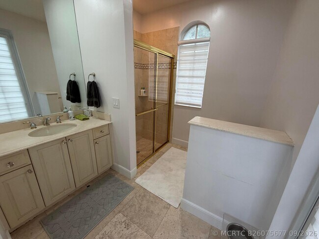 Building Photo - 6493 Enclave Way
