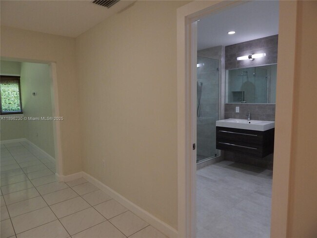 Building Photo - 11530 SW 92nd St