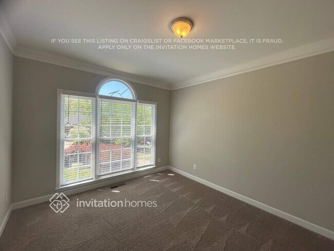 Building Photo - 2896 Hilton Cir