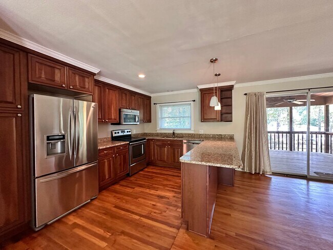 Building Photo - 3221 Foxhall Rd