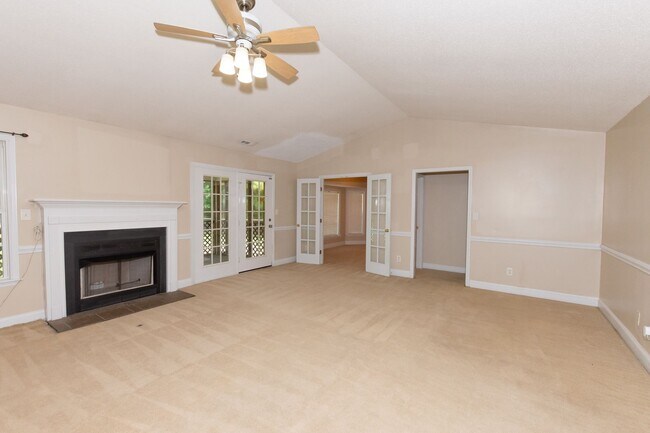 Building Photo - Great home in Hubert