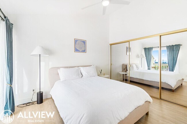 Building Photo - OCEAN VIEWS AND UPGRADED 2 BED/ 2 BATH UPP...