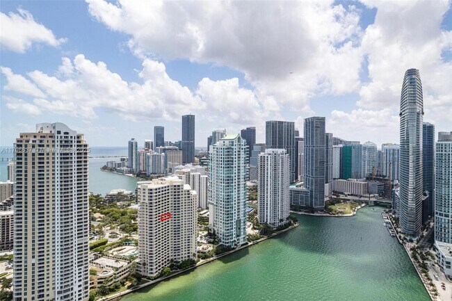 Building Photo - 888 Brickell Key Dr