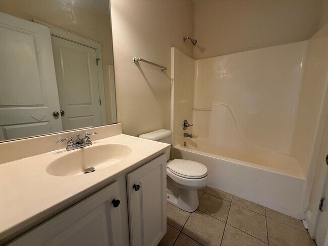 Building Photo - 173 Magnolia Bluff Dr