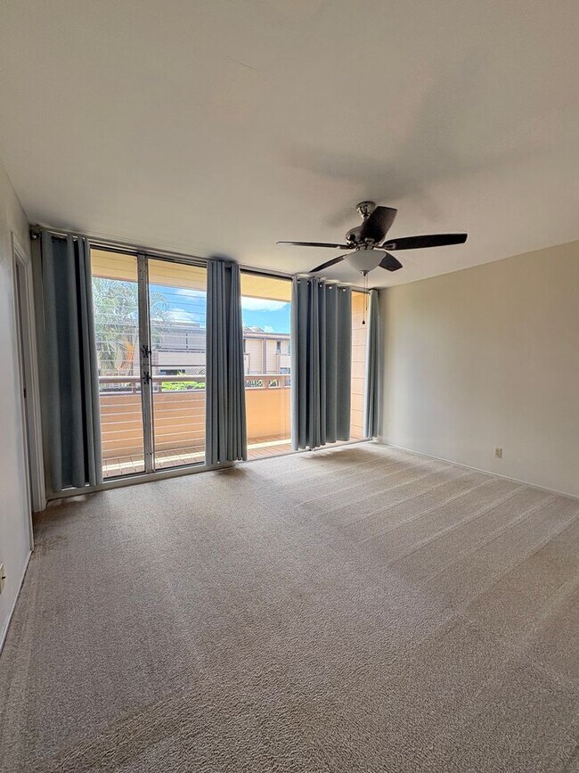 Building Photo - Partly Furnished 3-Bedroom, 2.5 Bath Townhouse at Kaholo Hale.  Pets Okay!