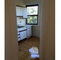 Building Photo - 585 Beacon St