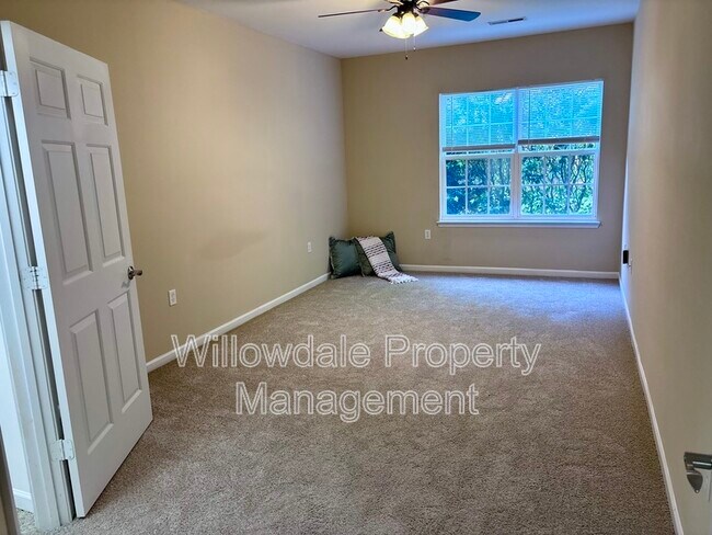 Building Photo - 2621 Oldgate Dr