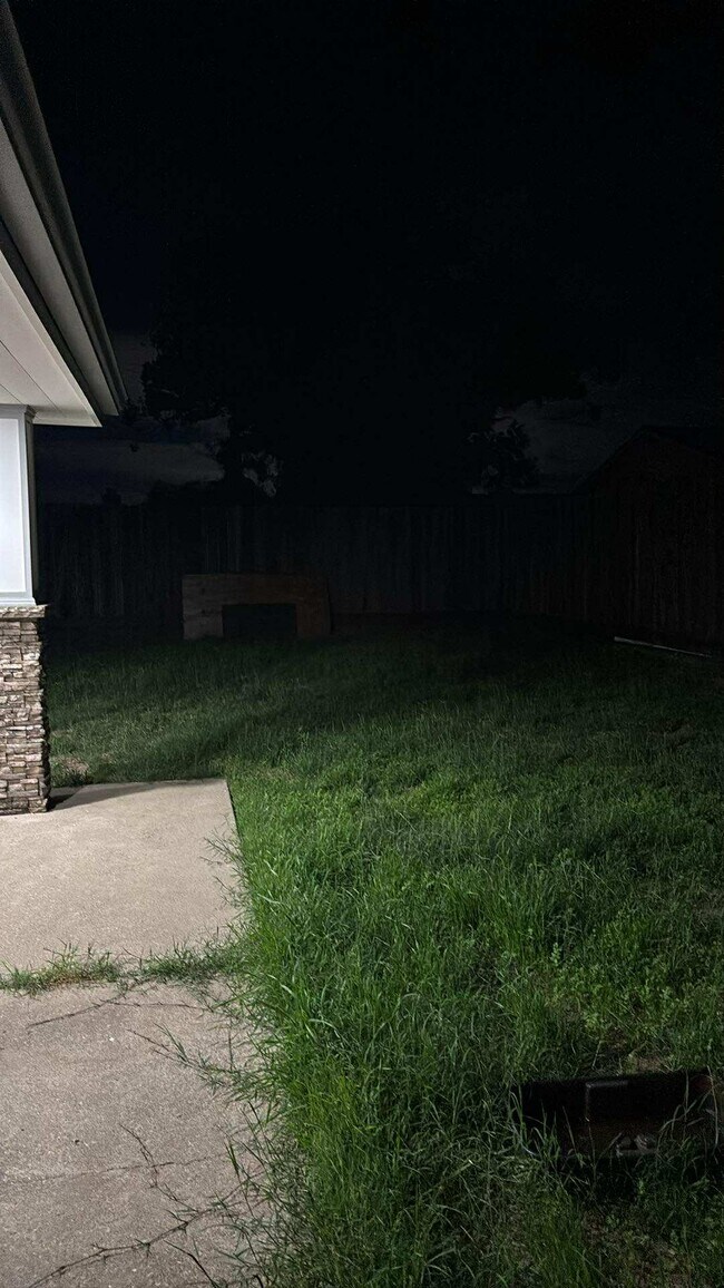 Building Photo - 1680 Gamay Cir