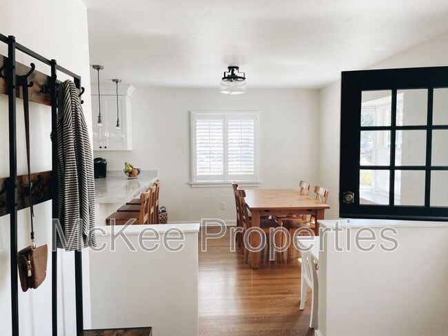 Building Photo - 277 B Ave