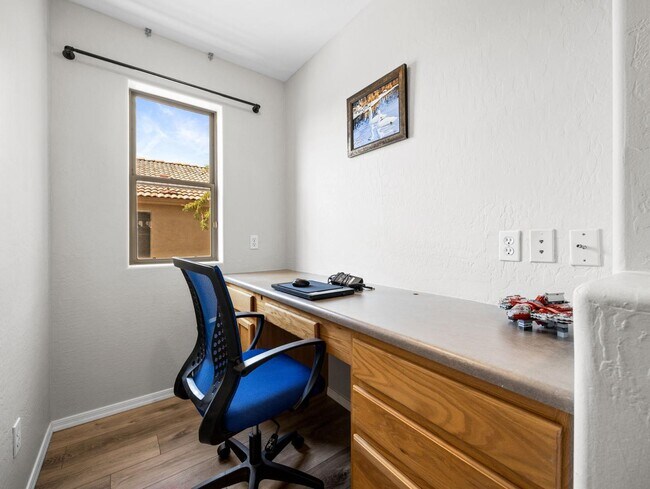 Building Photo - 4613 E Tumbleweed Dr