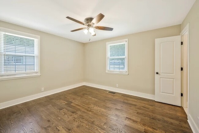 Building Photo - 5008 Suter Dr