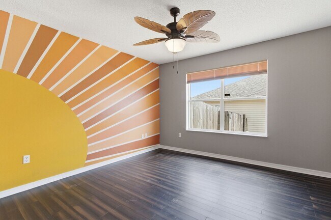 Building Photo - 3 Bedroom in Crestview!!