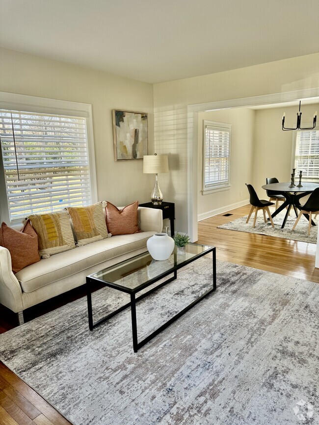 Living room - 3427 Marlborough Ave