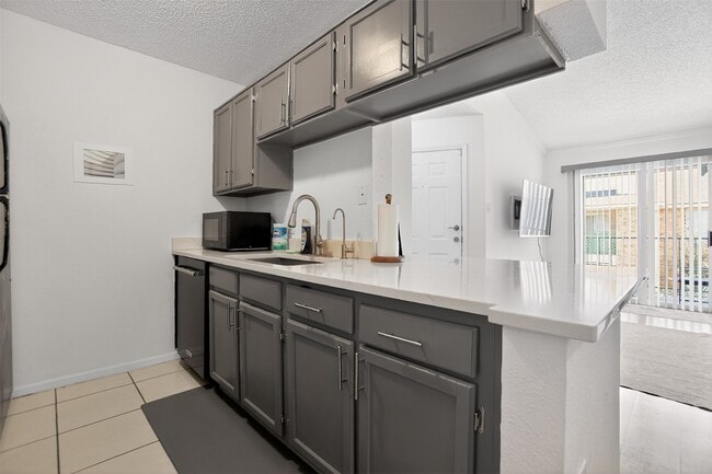 Building Photo - 3770 Lovers Wood Ln