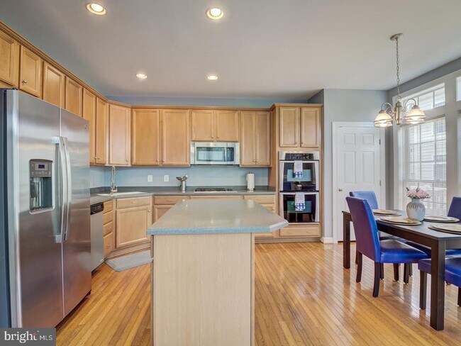 Building Photo - 8410 Chaucer House Ct