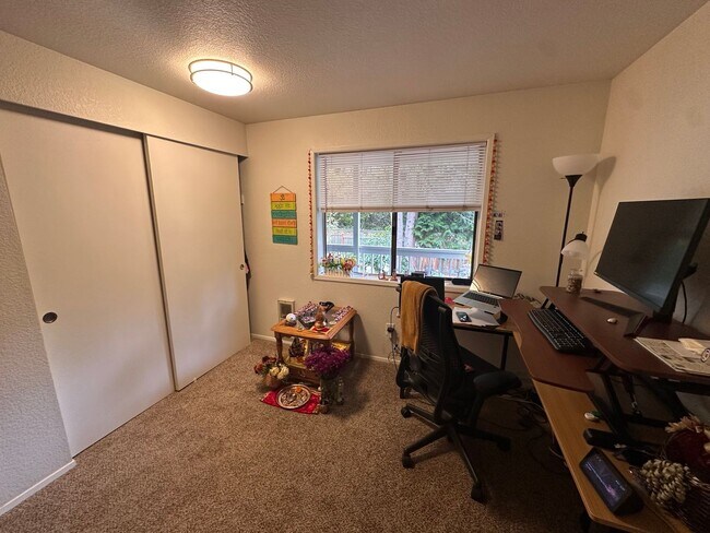 Building Photo - Wonderful Two-Story Seattle House ready to for a family to make it a HOME!