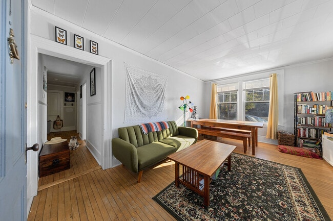 Living Area - 9 River Street