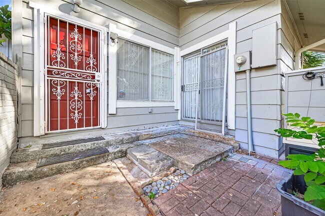 Building Photo - 13040 Greenway Chase Ct