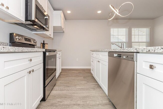 Building Photo - 14180 Sanctuary Trails Dr