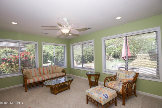 Building Photo - 127 Pine Lake Dr